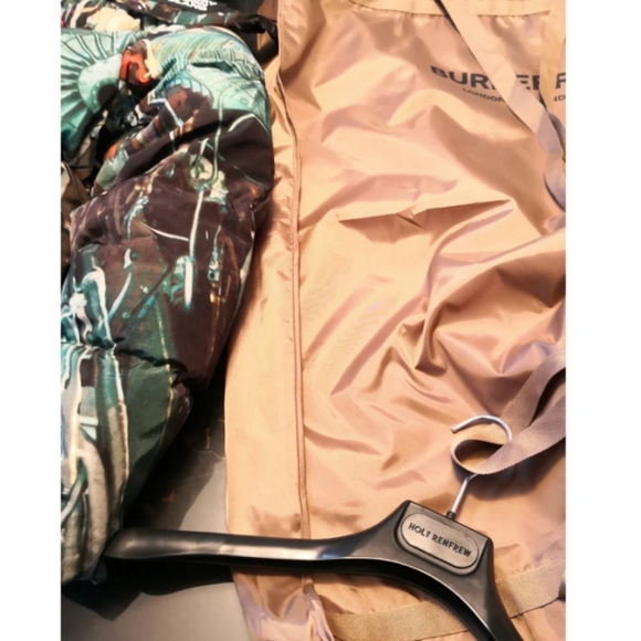 Burberry's men's down puffer jacket - Picture 3 of 8